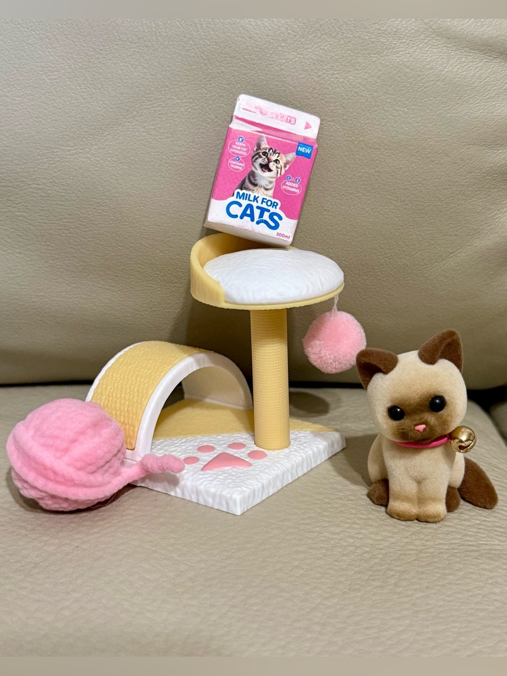 NEW Zuru My Mini Pets Series 1 Animals - Cat Kitten Yarn Ball Scratching Post